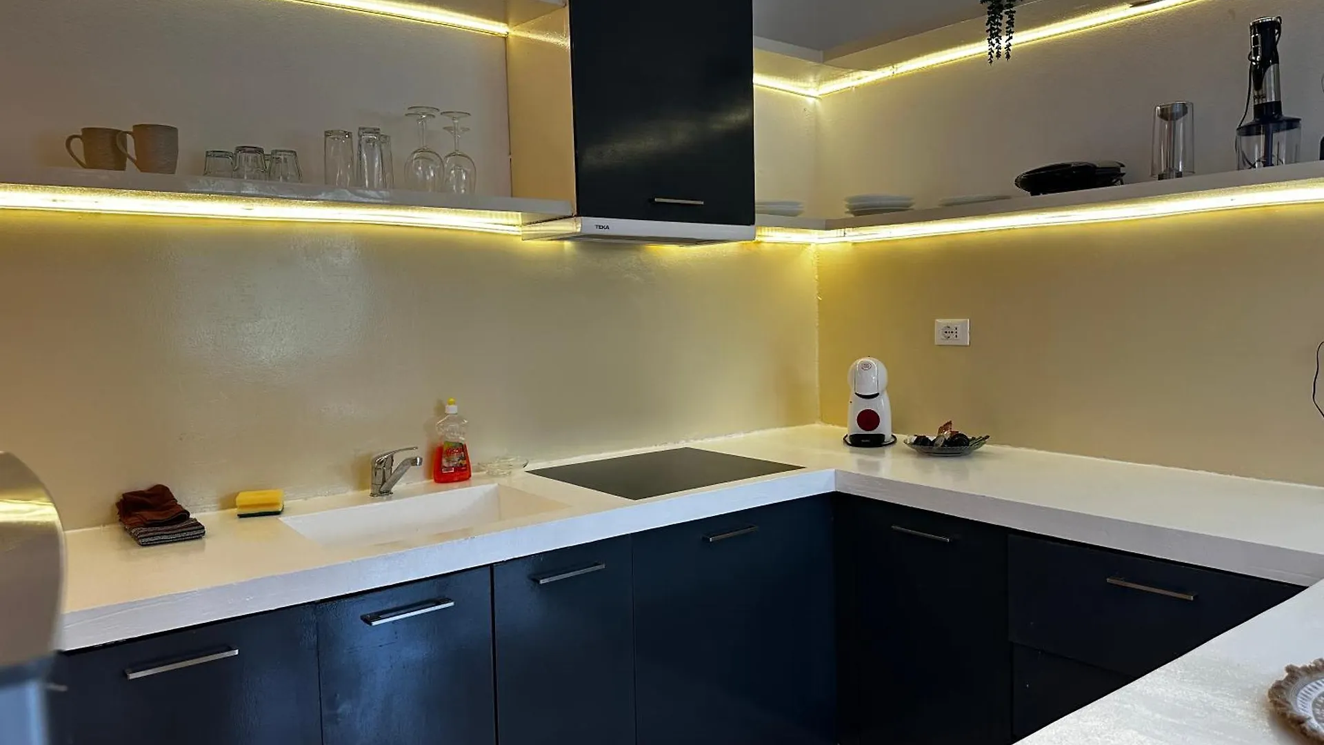 סנטה מריה Wind Holiday Apartments - By Bobbywashere